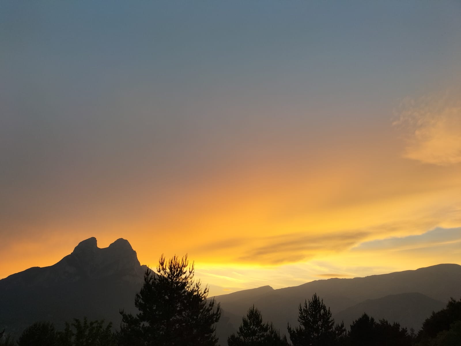 Posta de sol des del jardí