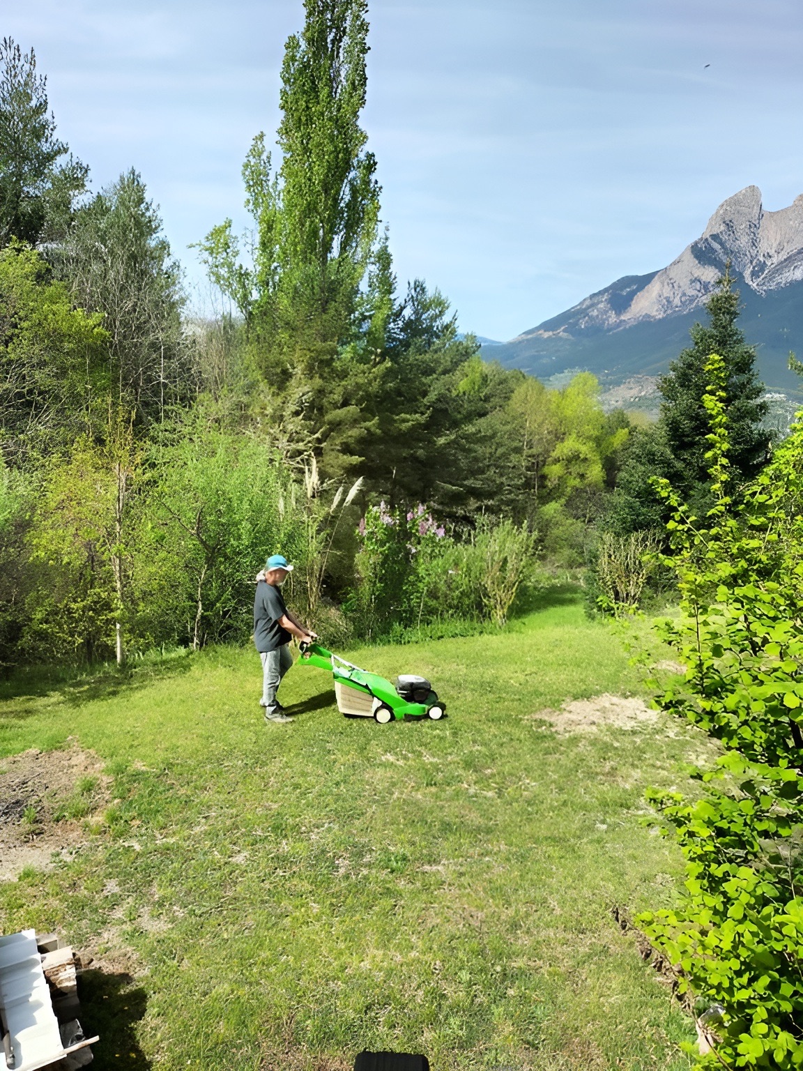El jardí gran, cuidat